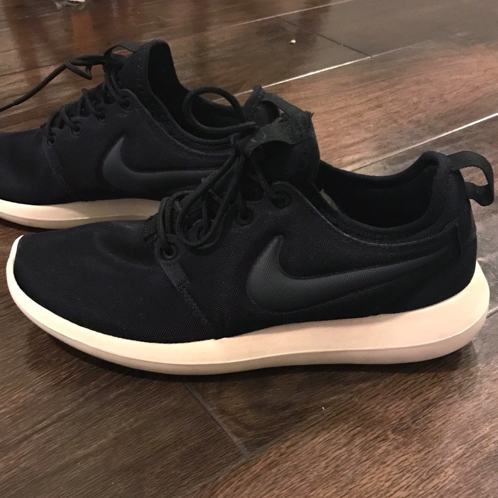 Nike Women’s Roshe
